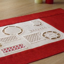 Chemin de table Galactée www.corinnebernardesboutique.com