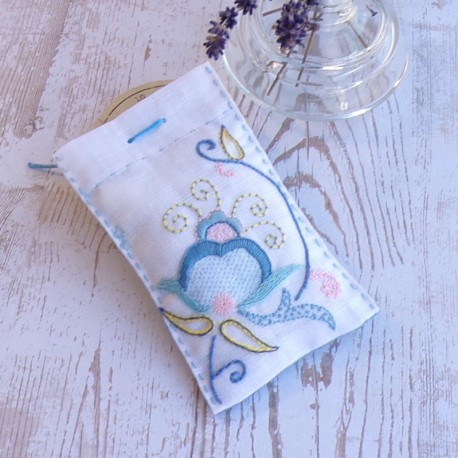 Sachet lavande Gala www.corinnebernardesboutique.com